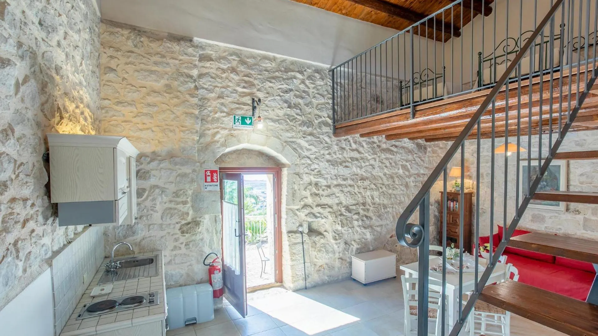 Stunning Home In Ragusa With Wifi 0*,